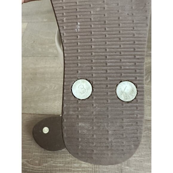 Joyfolie Flower Flip Flops - Picture 3 of 5